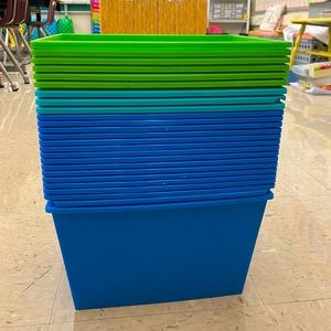 25 dollar tree containers. All in fairly good condition! 1 has a small crack.